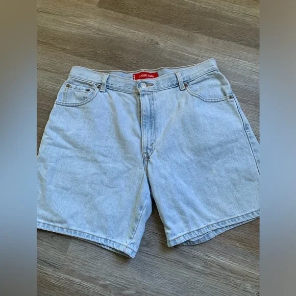 VTG Levi’s Mom Shorts Classic Denim Shorts Light Wash Blue Size 14 Size 32 Boho